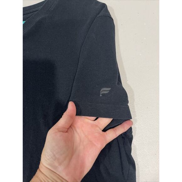 Fabletics Shirt Mens Size XL Black Short Sleeve Athletic Athleisure V Neck - Picture 4 of 6